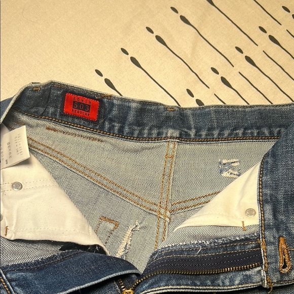 Edwin Blue Jean Shorts with Frayed Hem and Vintage Look. Size 29. - Picture 5 of 10